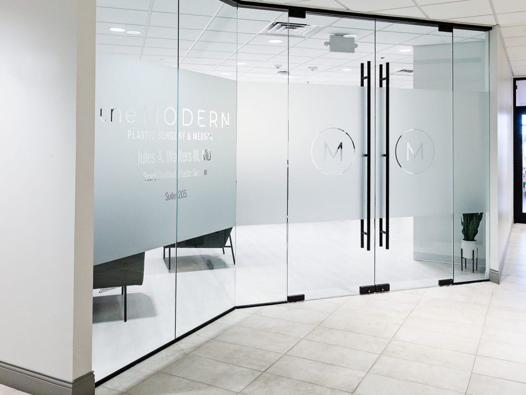 The entrance to the MODERN Plastic Surgery & MedSpa 